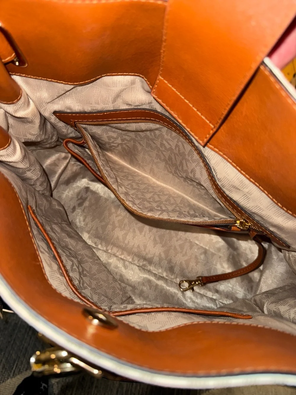Michael Kors Hamilton Brown and white Large Signature Tote Bag - Picture 14 of 17